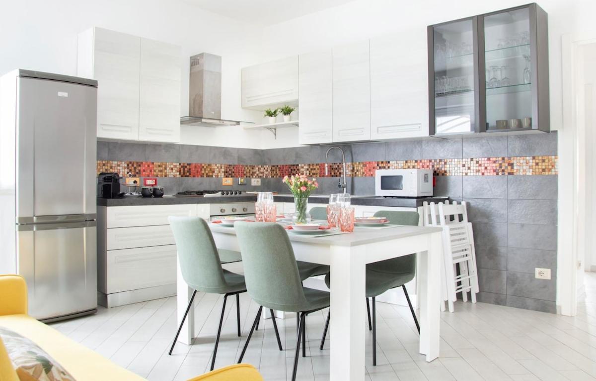 Three-bedroom With Private Terrace - Anagnina * Roma
