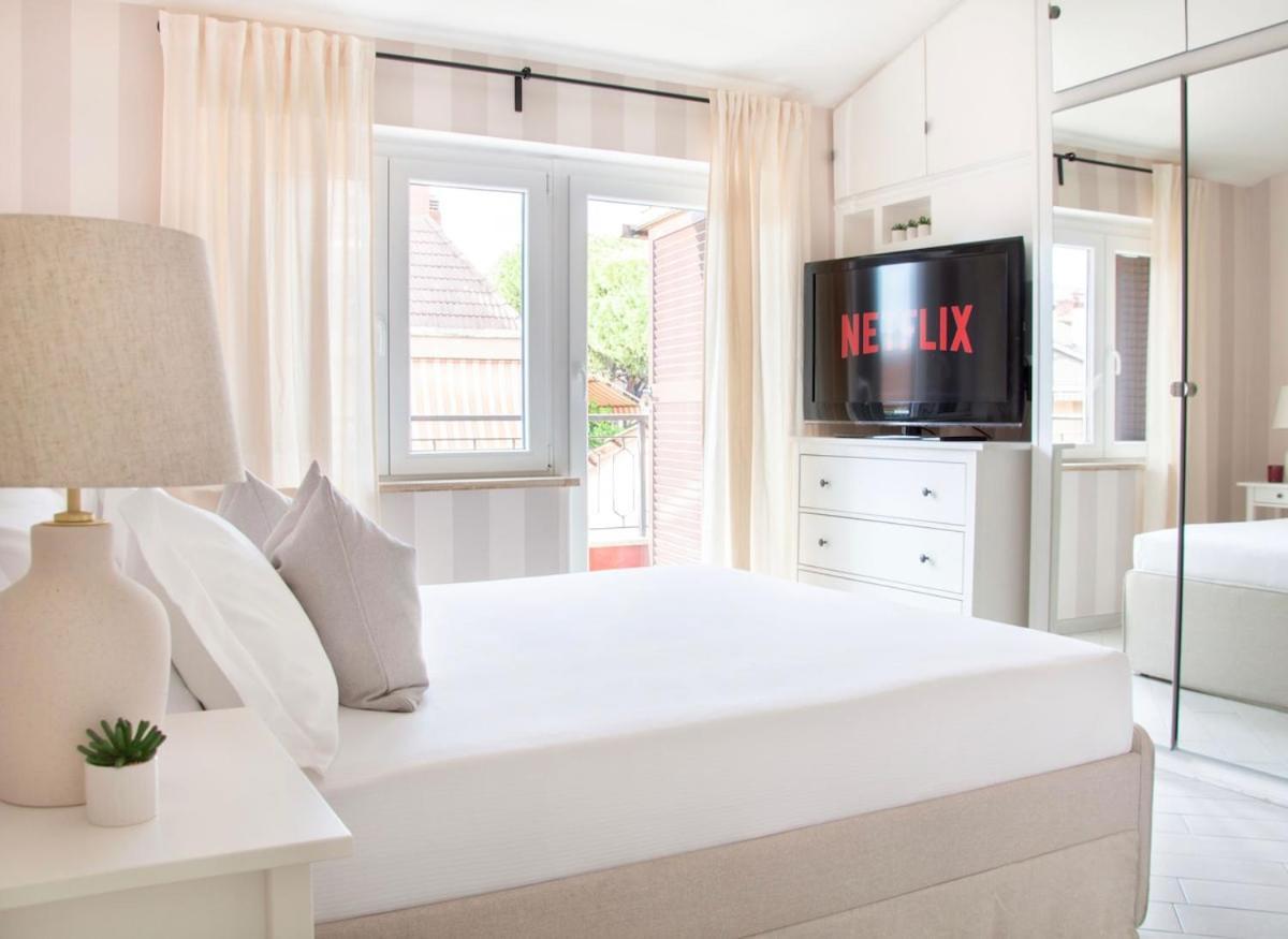 Apartment Three-bedroom With Private Terrace - Anagnina *