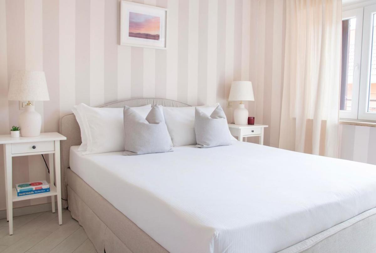 Three-bedroom With Private Terrace - Anagnina Appartamento Roma
